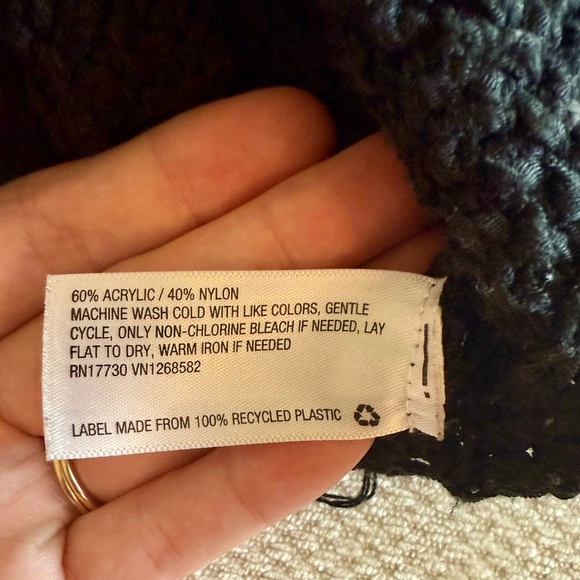 Universal Thread Black Knit V-Neck Sweater - Picture 5 of 5